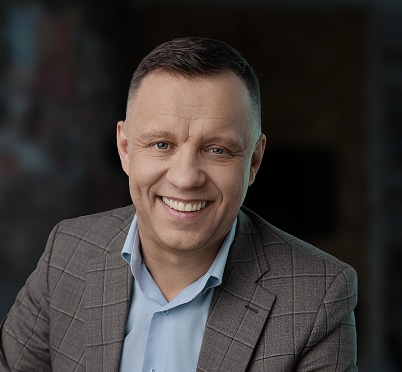 Виктор Петров